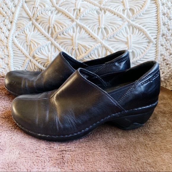 Patagonia Shoes - Patagonia black leather nurse shoes